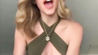 Sexiest Instagram Blogger Lea Elui G Show her Tits at Live Broadcast