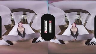 Dino Crisis Cosplay VR starring Anna Bell Peaks getting her juicy pussy penetrated!