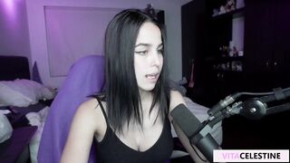 Gamer Girl just goes Wild on a Twitch Stream and Show her Perfect Ass just for You!