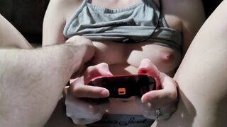 I make Teen Gamer Girl Squirt while Playing