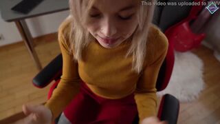 Horny blonde got a dick in a box and tried it in her tight ass. Karneli Bandi