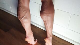 Big Ripped FBB Legs Struting around Flexing and Viens Popping INSANE CALVES