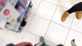 Geiler Riskanter Handjob Im Supermarkt - public:PPP Day 4 of 10 Day CumChallenge