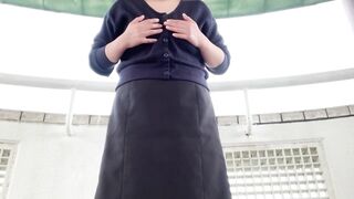 「公園の展望台にバイブを持っていってイッちゃった！」むっちりエロい巨乳日本人の野外露出オナニー　素人個人撮影