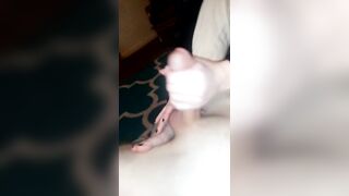 Cuming on feet of slut milf