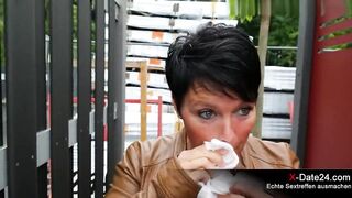 Zum Blasen bei OBI - Sextreffen mit dicker Kurzhaar MILF