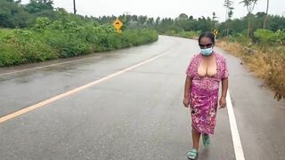 Hot Aunty Boobs Show in the midst of beautiful nature