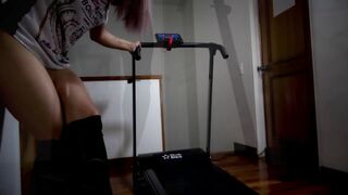 hilarious hadeo on treadmill