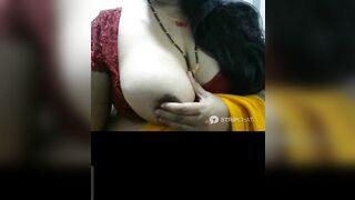 Desi Indian aunty nude webcam show