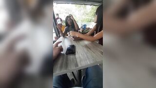 controlando a mi novia y mi exnovia en publico