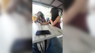 controlando a mi novia y mi exnovia en publico