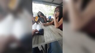 controlando a mi novia y mi exnovia en publico