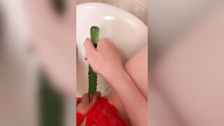 Fast toilet pussy fuck