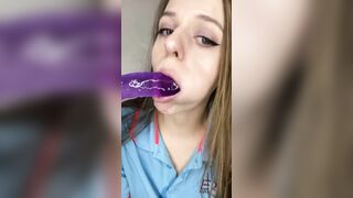 DEEP SUCTION OF A DOUBLE DILDO FROM A CUTIE