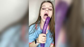 DEEP SUCTION OF A DOUBLE DILDO FROM A CUTIE