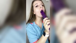 DEEP SUCTION OF A DOUBLE DILDO FROM A CUTIE