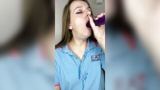 DEEP SUCTION OF A DOUBLE DILDO FROM A CUTIE