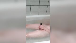 to masturbate in the water and have an orgasm with a big toy