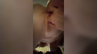 Squashing my saggy boobs and fingering my pussy