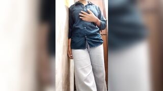 Indian hot aunty ne aapne chuchee dabae full enjoy indian aunty