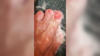 Sticky feet