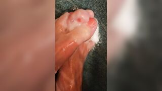 Sticky feet