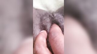 Rubbing my pussy till I cum