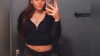 Moonluvaa Tik Tok Teen LEAKED NUDES (ongoing comment share)