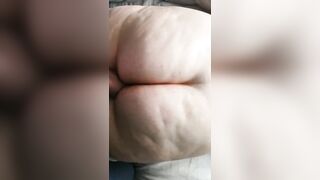 Moaning bbw being fingered