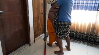 (Priya Chatterjee) Sasurji Ne Apne Bete Ki Patni Ke Sath Kia Kand - Jabardasti Anal Fucked when she was sweeping