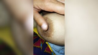 Cute Didi na first time apna mota mota boobs show kia uff so sexy and beautiful