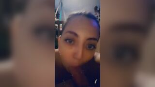 Pendeja Argentina caliente chupa y muerde mi verga