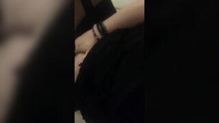 Goth girl hits the g-spot