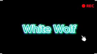 White Wolf OFC - Punheta na hidromassagem do motel com White Moon