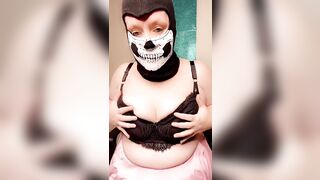 Girl in ghost cosplay wants to strip for you