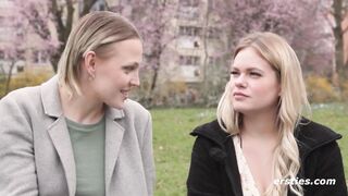 Ersties - Nina C und Emma K haben Analsex mit einem Strapon.